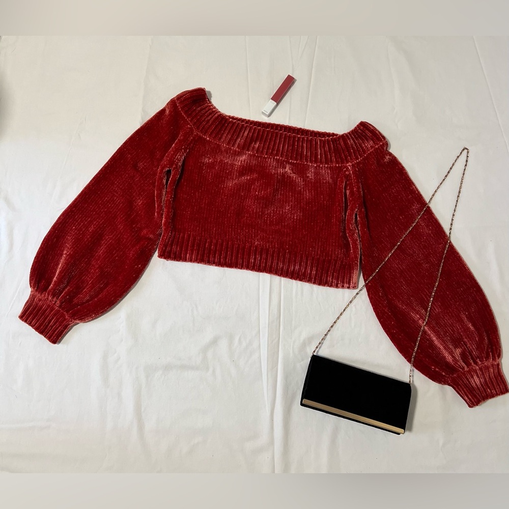nice mini sweater perfect for a special occasion. elegant and pretty